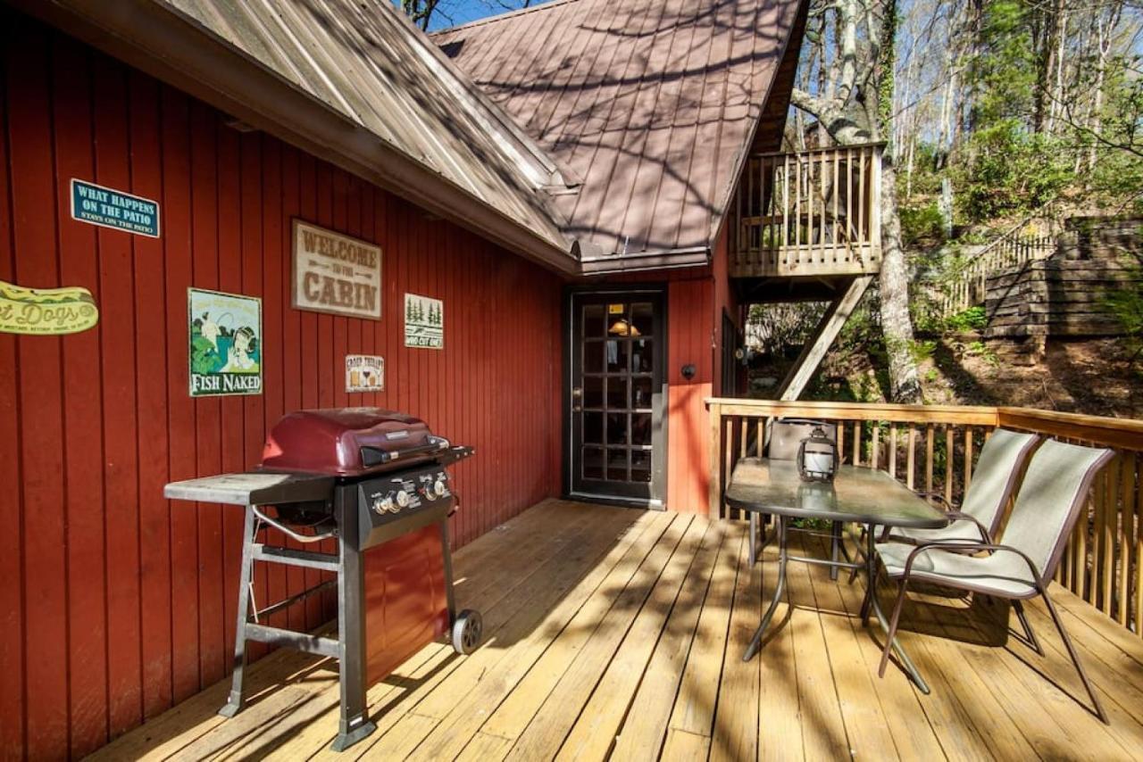 Bear View Chalet With Hot Tub And Near Ober Гатлинбург Экстерьер фото