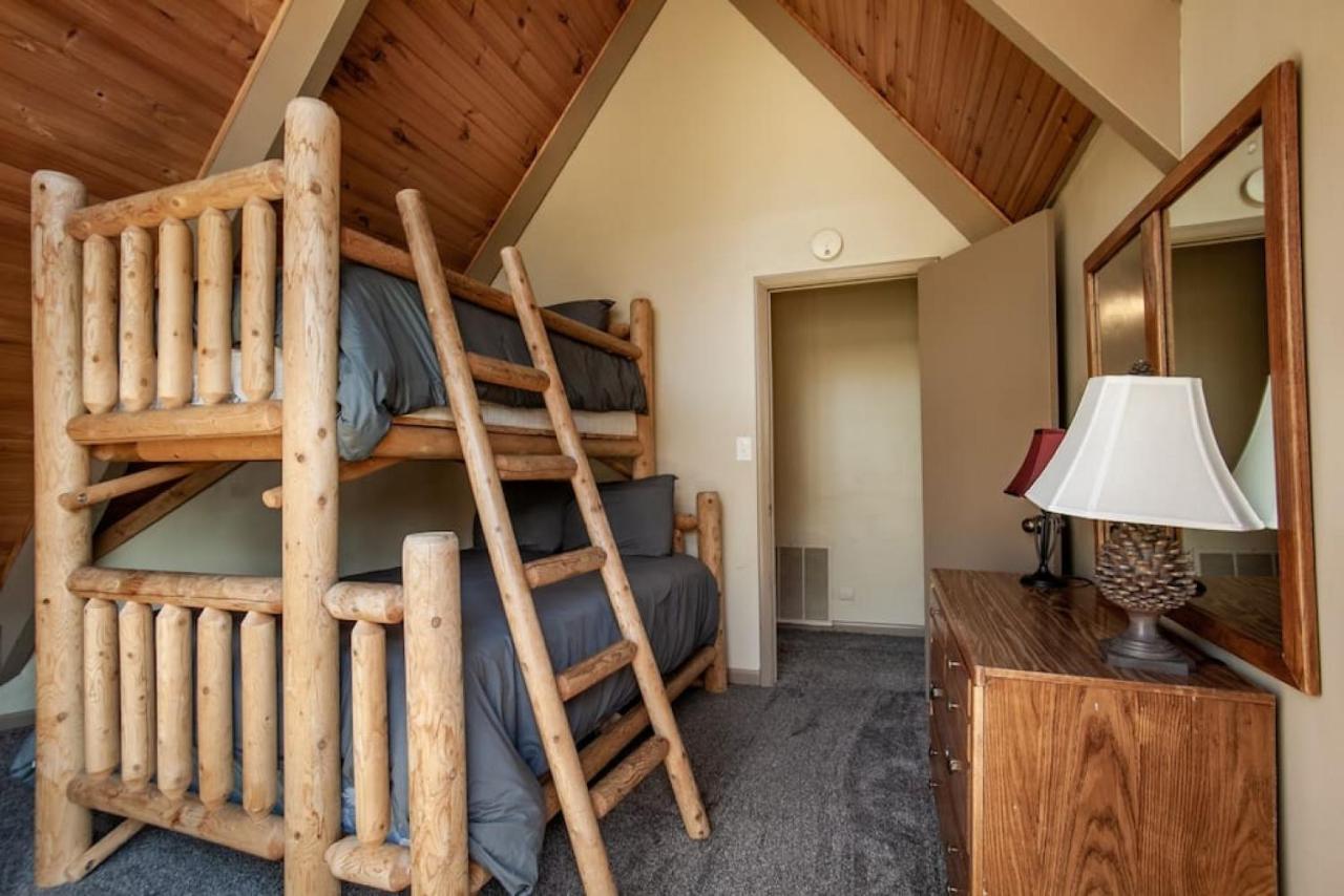 Bear View Chalet With Hot Tub And Near Ober Гатлинбург Экстерьер фото