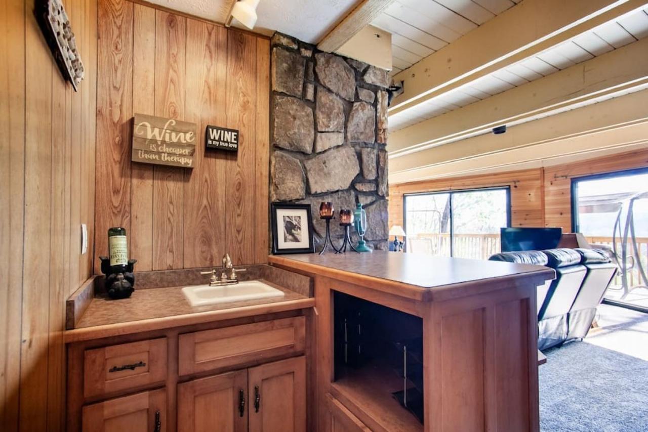 Bear View Chalet With Hot Tub And Near Ober Гатлинбург Экстерьер фото